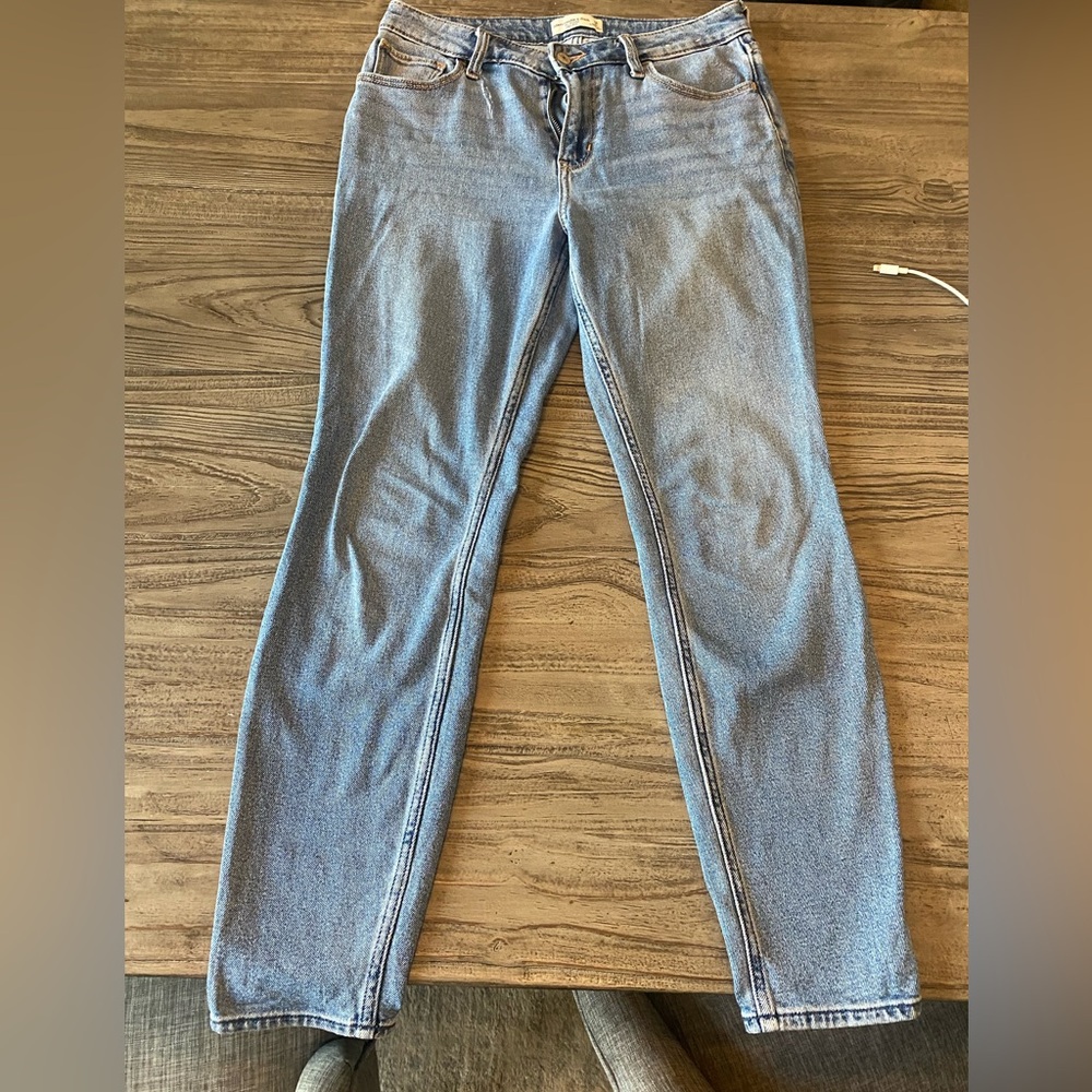 Abercrombie & Fitch High Rise- 28/6R